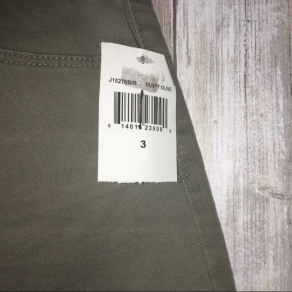 NWT Rewash High Rise Dusty Olive Shorts - Picture 3 of 4